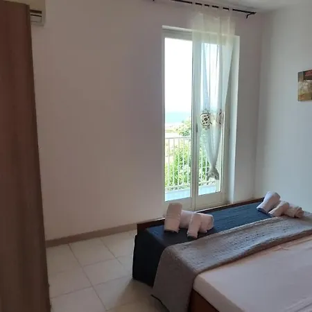 Vacanze A 15 Km Da Tropea ブリアーティコ
